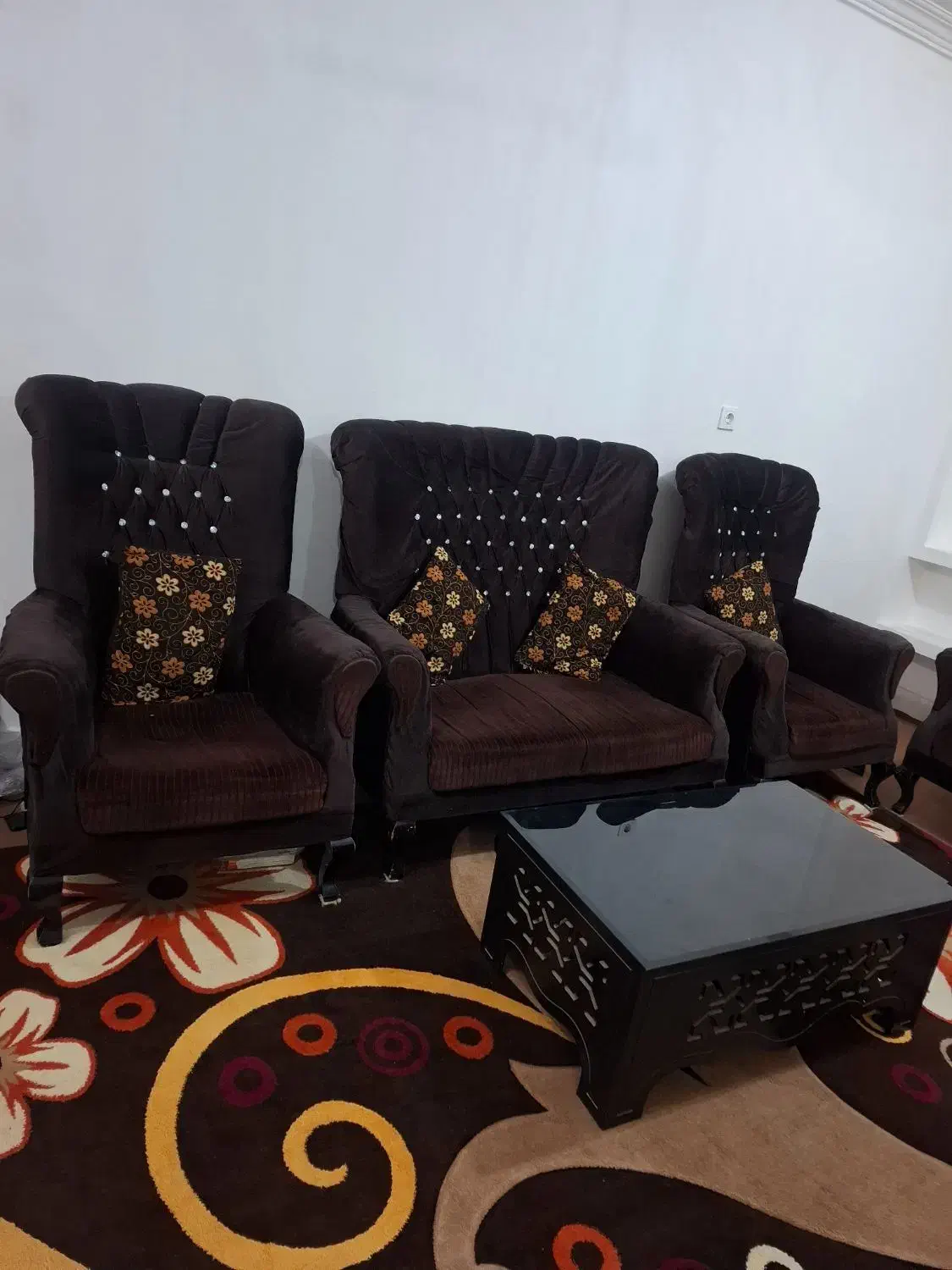 مبل و گل میز|مبلمان خانگی و میز عسلی|باغ ملک, |دیوار