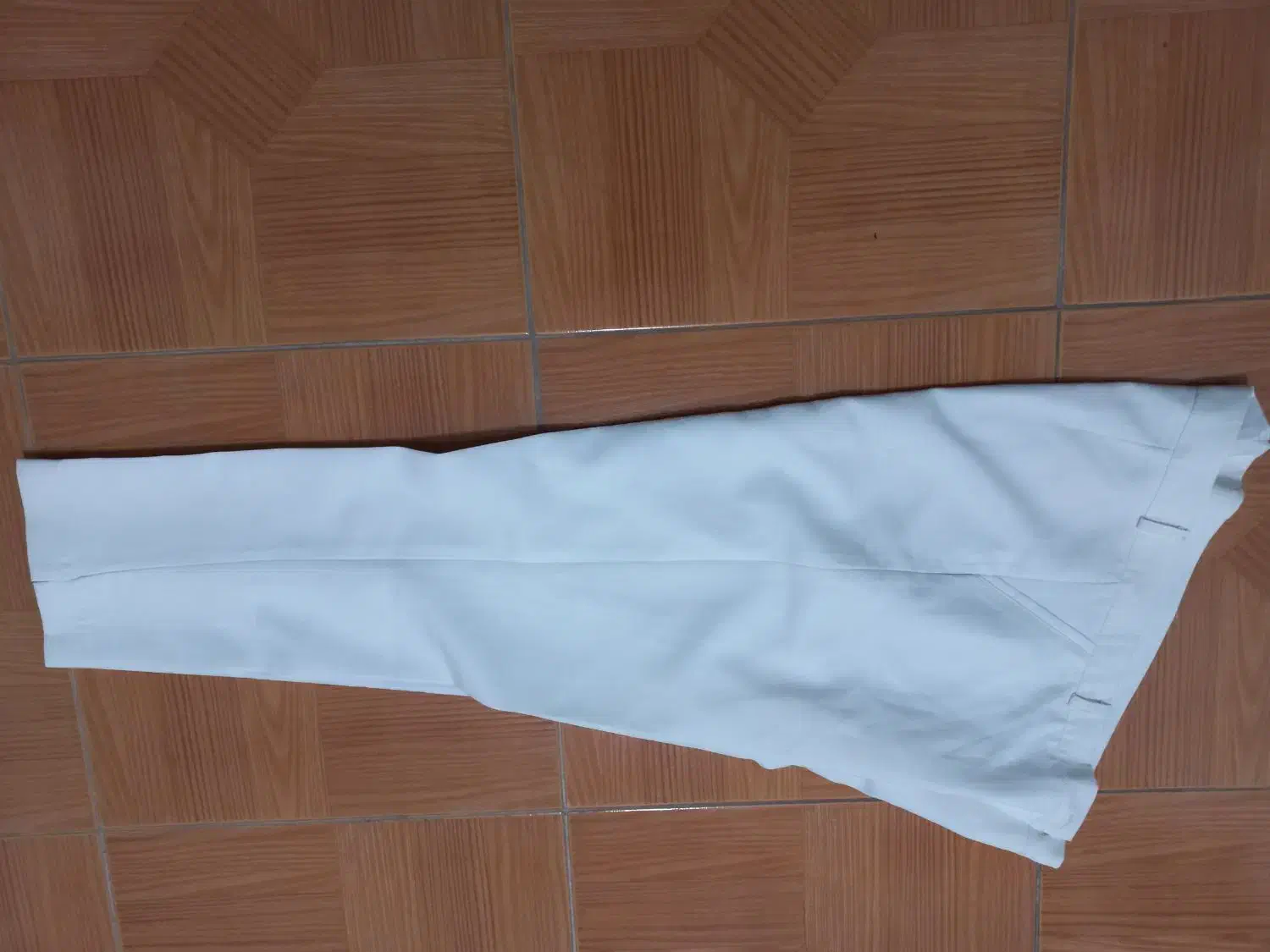 شلوار جین و مازراتی وشال|لباس|بندر انزلی, معلم|دیوار