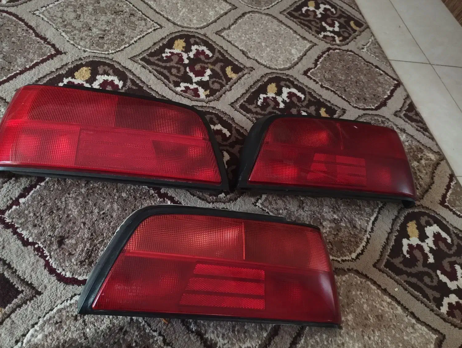 چراغ عقب پارس و بورژون|قطعات یدکی و لوازم جانبی|اردبیل, |دیوار