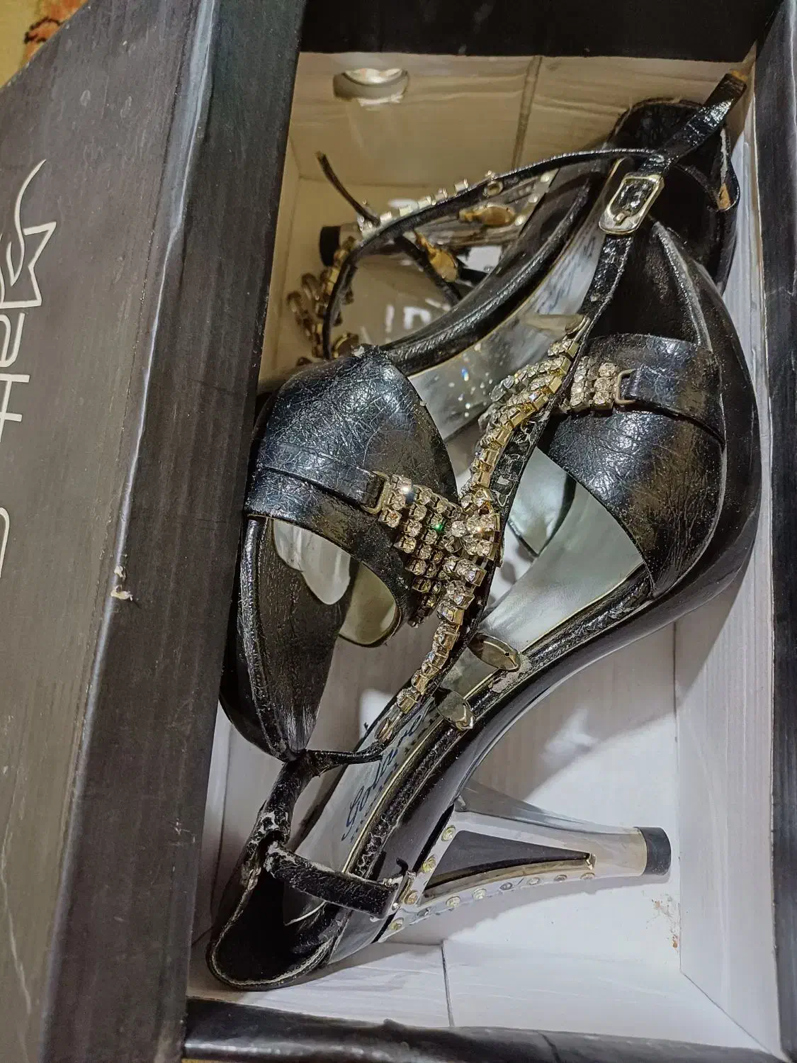 یک دست کت وشلوار درحدنو ودوجفت کفش مجلسی دخترانه|لباس|مسجد سلیمان, |دیوار