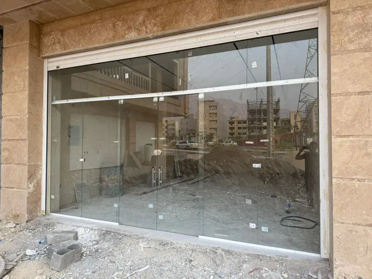 اجرای شیشه سکوریت نقد و اقساط|خدمات پیشه و مهارت|خورموج, |دیوار