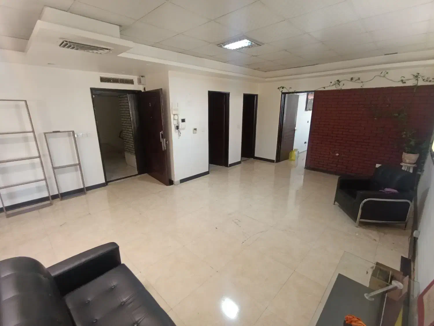 سند اداری ۹۰ متری ۱ خواب فول عکس واقعی تابلو خور|اجارهٔ دفتر کار، اتاق اداری، مطب|تهران, شهرک آزمایش|دیوار