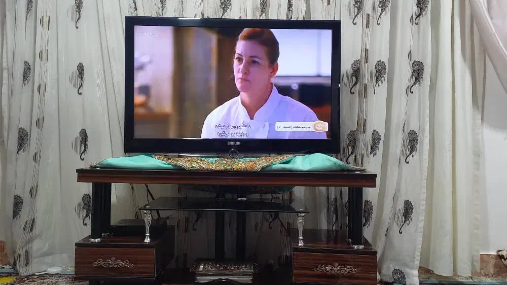 تلویزیون ۴۲ اینچ اسنوا|تلویزیون و پروژکتور|یاسوج, |دیوار