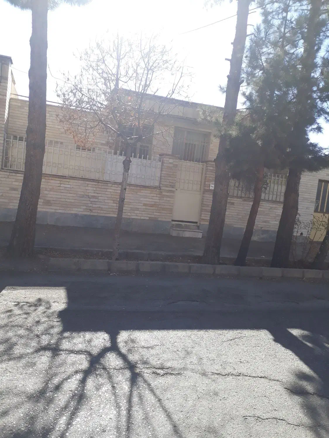 حیاط ویلا یی  شهرک انقلاب خ شهریار ۳۰۰متر ۳خواب|اجارهٔ خانه و ویلا|شاهرود, |دیوار