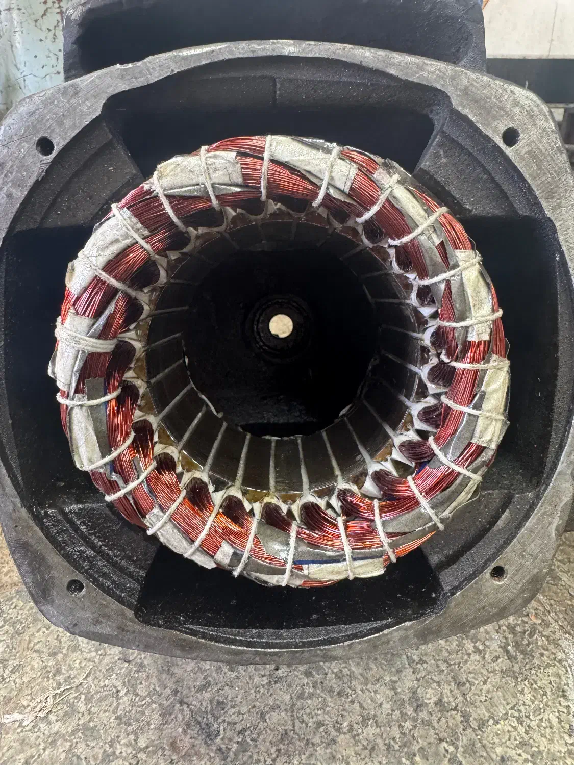 سیم پیچی و برق صنعتی|ماشین‌آلات صنعتی|رباط‌کریم, رباط‌کریم|دیوار