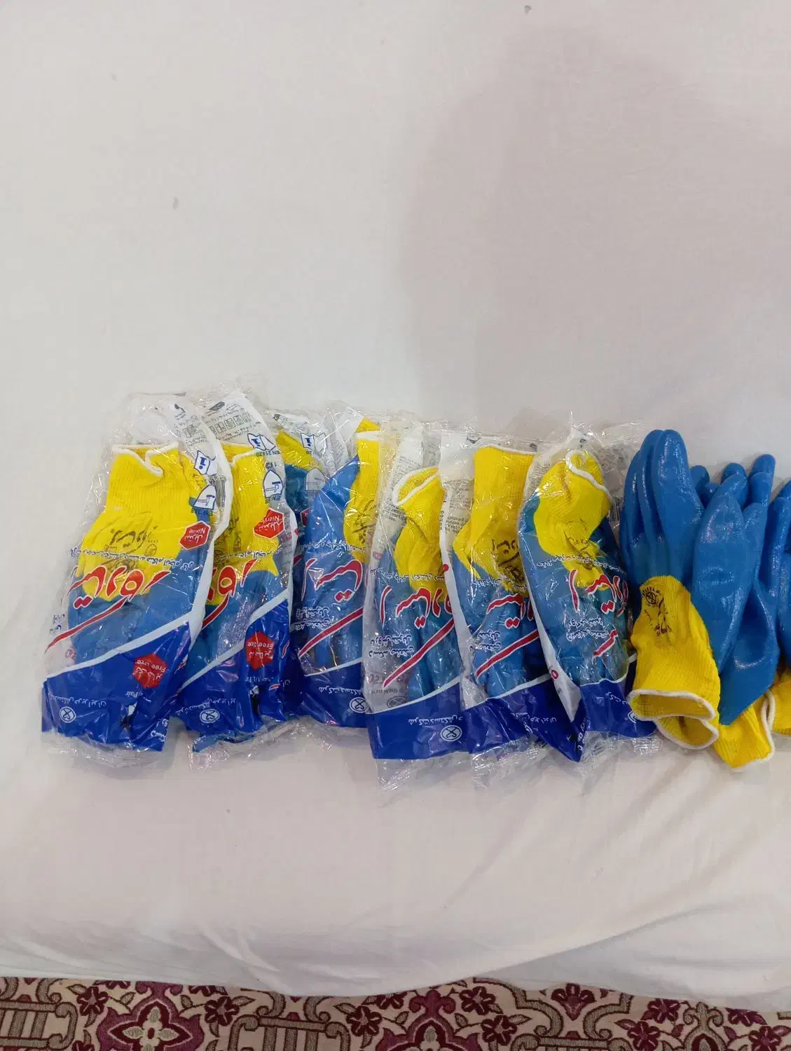 چند عدد دستکش|ابزارآلات|اهر, |دیوار