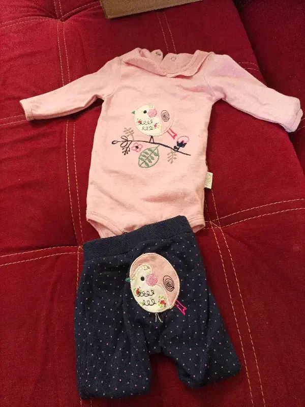 ۴۰ دست لباس نوزاد تمیز و قابل استفاده (رایگان)|کفش و لباس بچه|قرچک, پویینک|دیوار