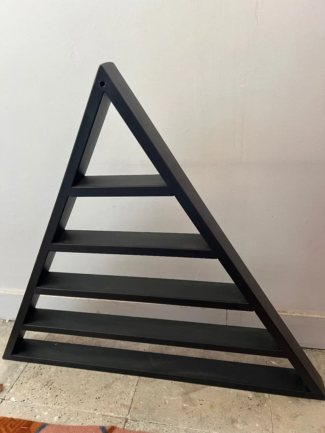 استند ناخون و مژه|کتابخانه، شلف، قفسه‌های دیواری|اندیشه, اندیشه فاز ۱|دیوار