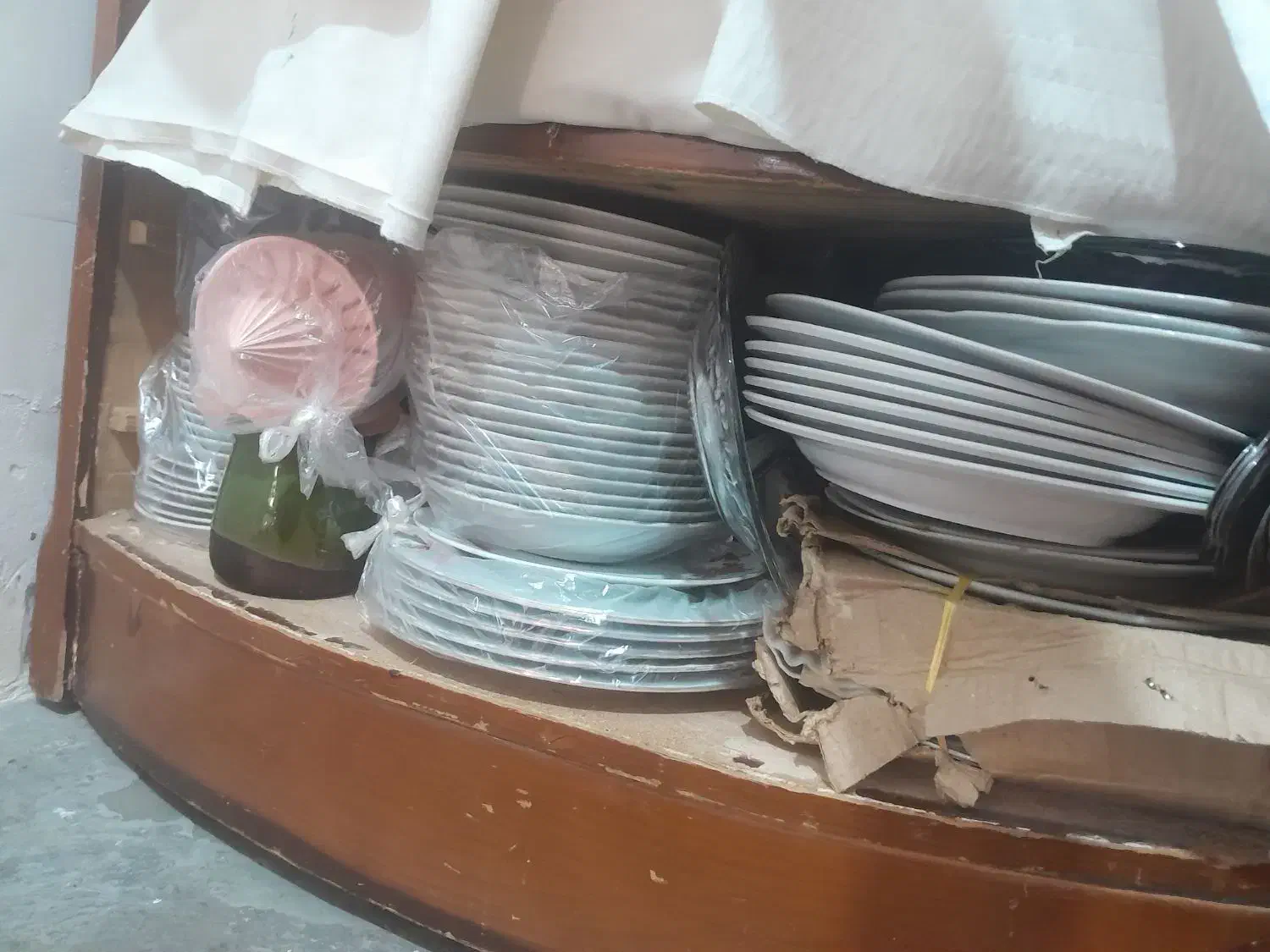 ظرف همه مدله از قاشق تا پارچ آب خوریش|ظروف سرو و پذیرایی|اردبیل, |دیوار