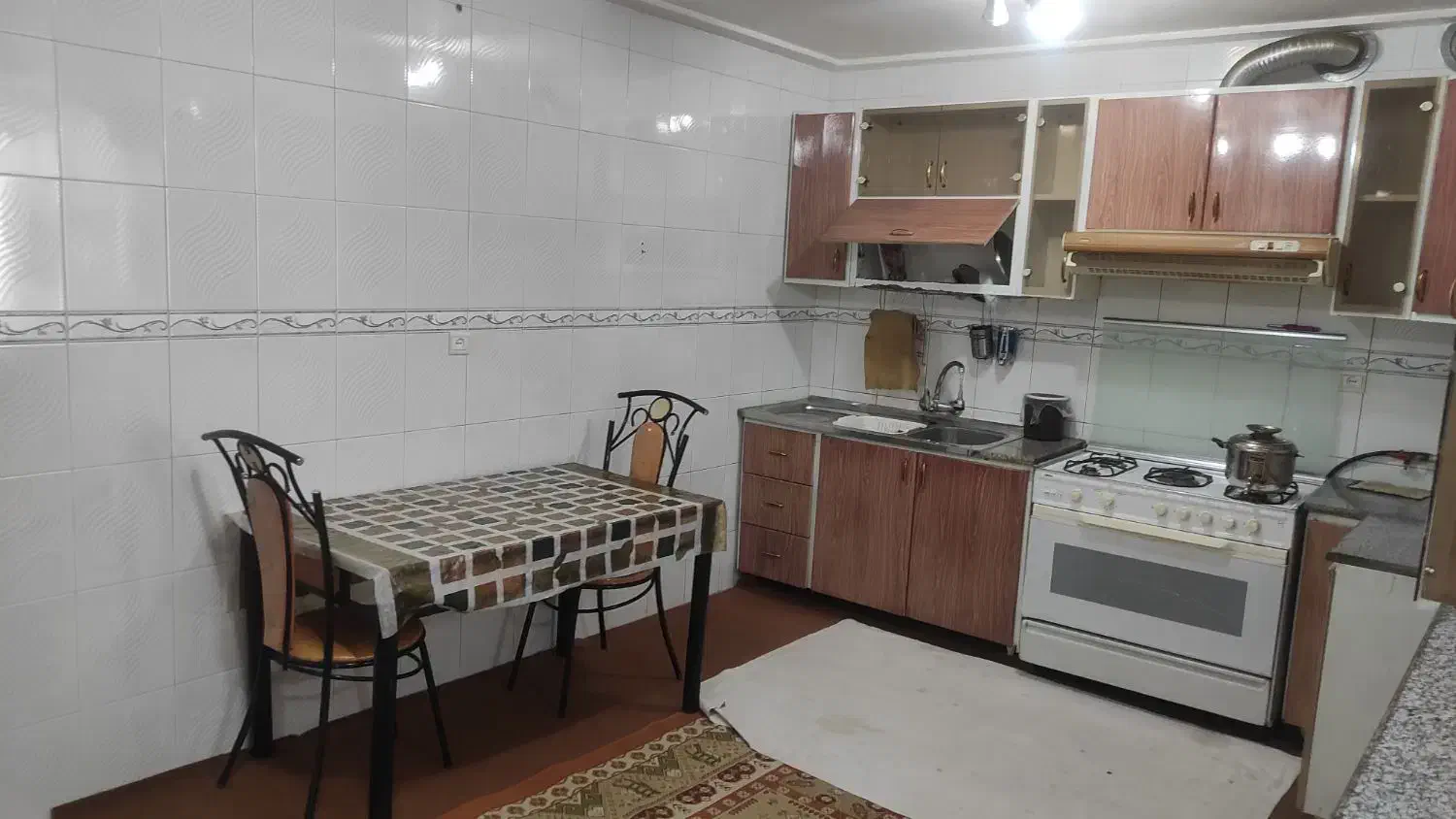 سویت مبله جنب حرم با امکانات رفاهی و پارکینگ مستقل|اجارهٔ کوتاه‌مدت آپارتمان و سوئیت|طبس, |دیوار