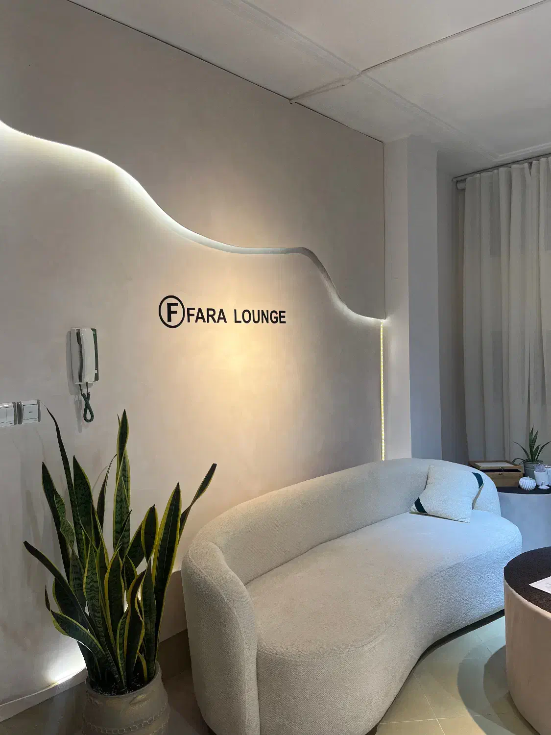 خدمات زیبایی کلینیک فارا دامغان|خدمات آرایشگری و زیبایی|دامغان, |دیوار