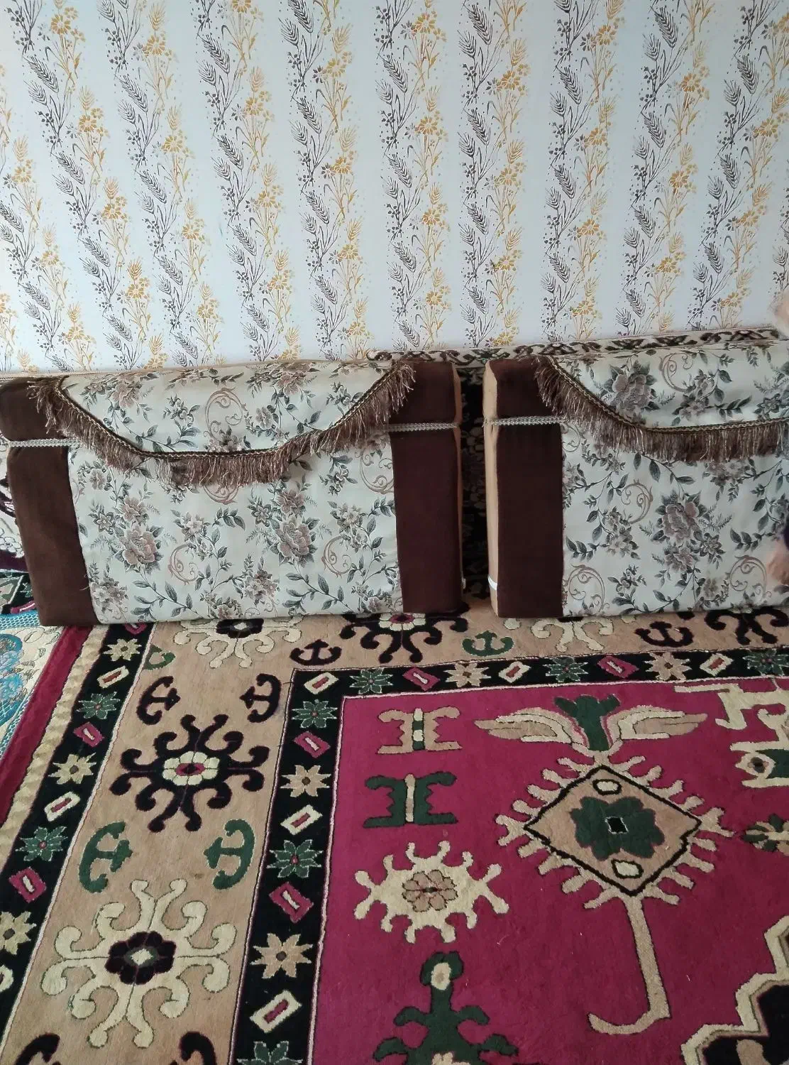 یک جفت پشتی سالم،یک جفت قالی ،یک فرش آشپزخانه|فرش|تربت جام, جلگه موسی آباد|دیوار