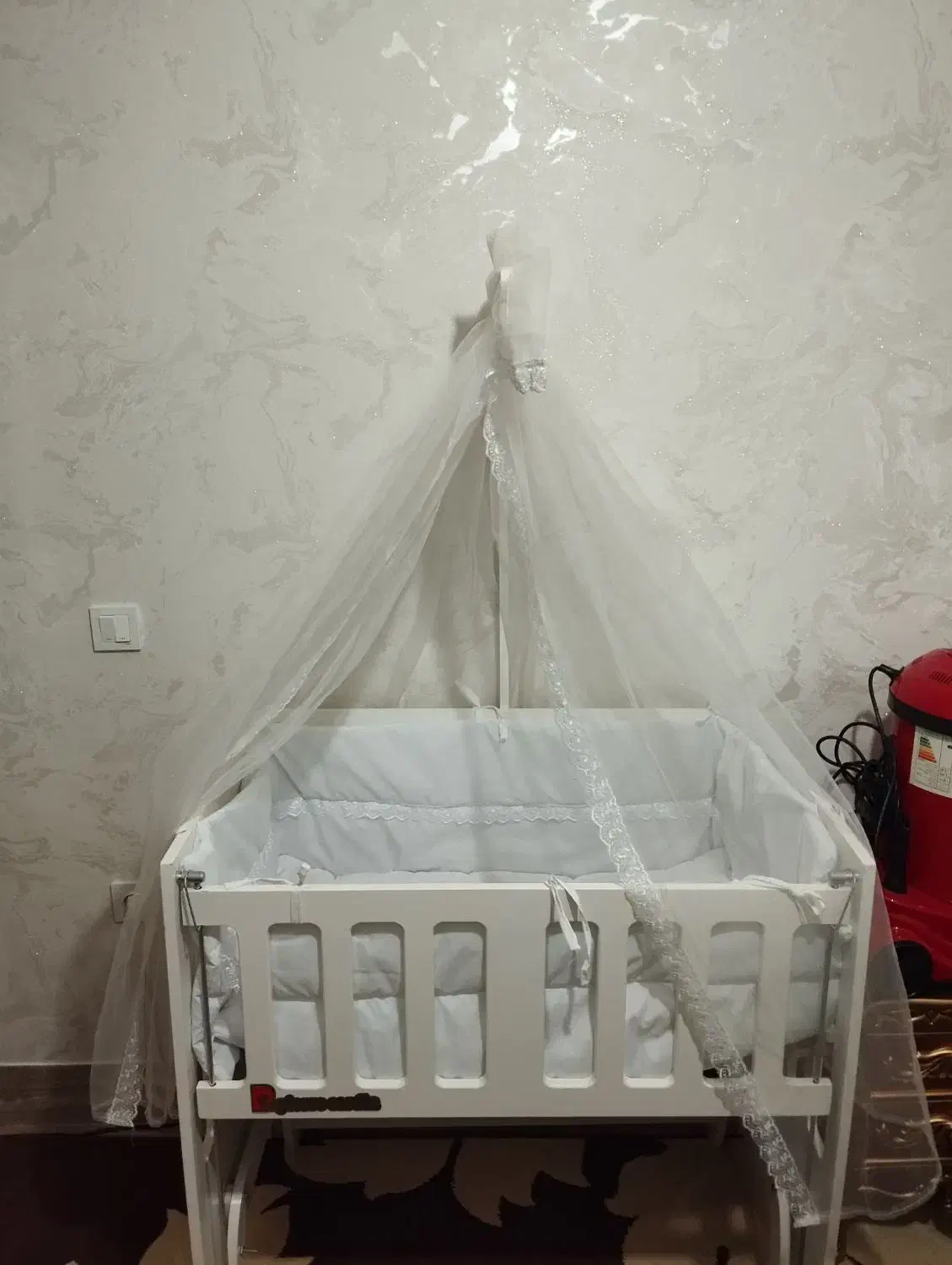 تخت گهواره کودک نی نی لای لای نو نو هست|تخت و صندلی بچه|میاندوآب, |دیوار