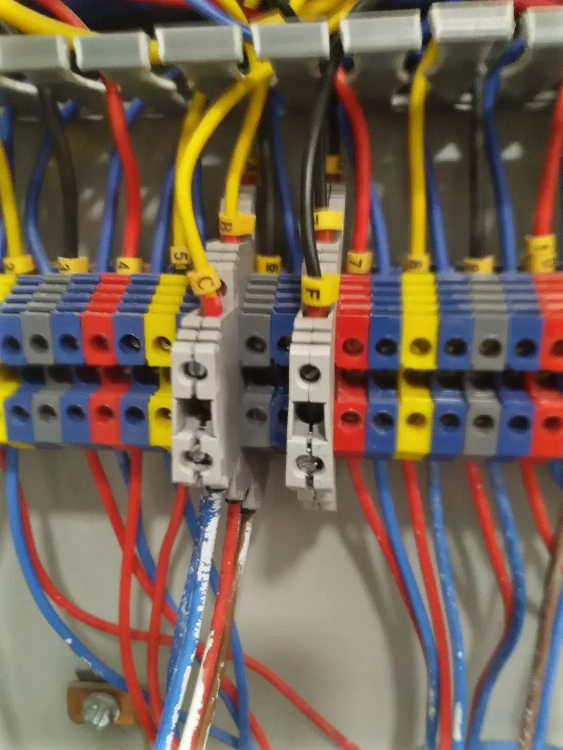 اورژانس برق برقکار|خدمات پیشه و مهارت|اصفهان, بهارستان|دیوار