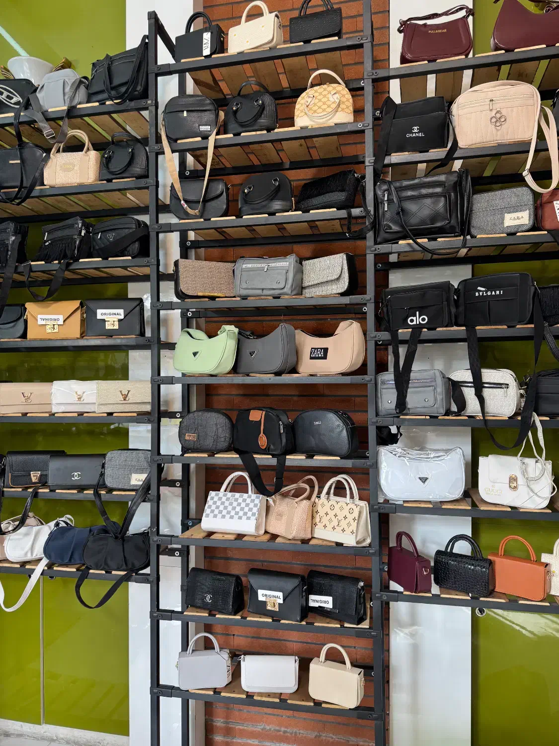 کیف ۱۹۹|کیف، کفش، کمربند|قم, باجک دو|دیوار