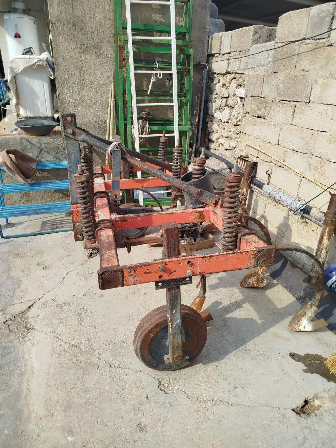 پنجه غازی|ماشینآلات صنعتی|چرام, |دیوار