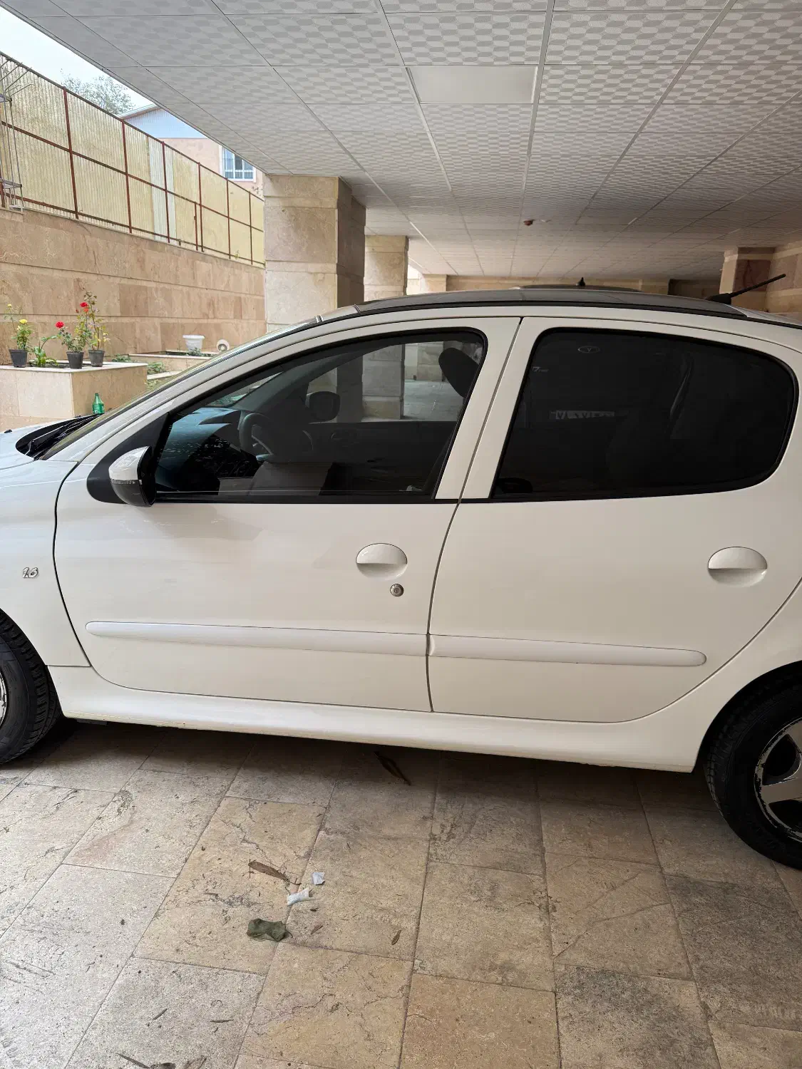 ۲۰۷ اتومات سقف شیشه مدل ۹۹|خودرو سواری و وانت|رشت, رشتیان|دیوار