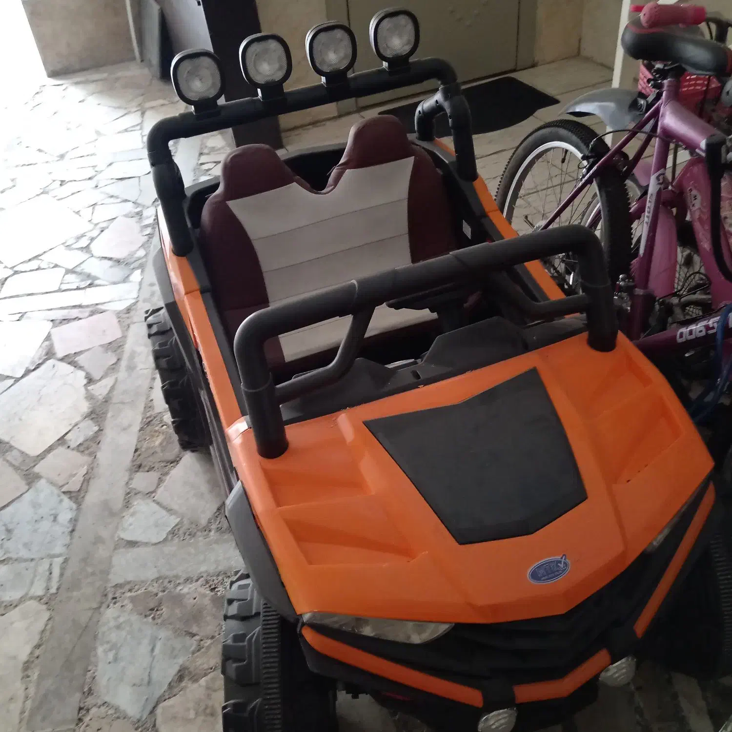 ماشین دونفره. 120 کیلو تحمل وزن|اسباببازی|تهران, مینای شمالی (مخبر)|دیوار