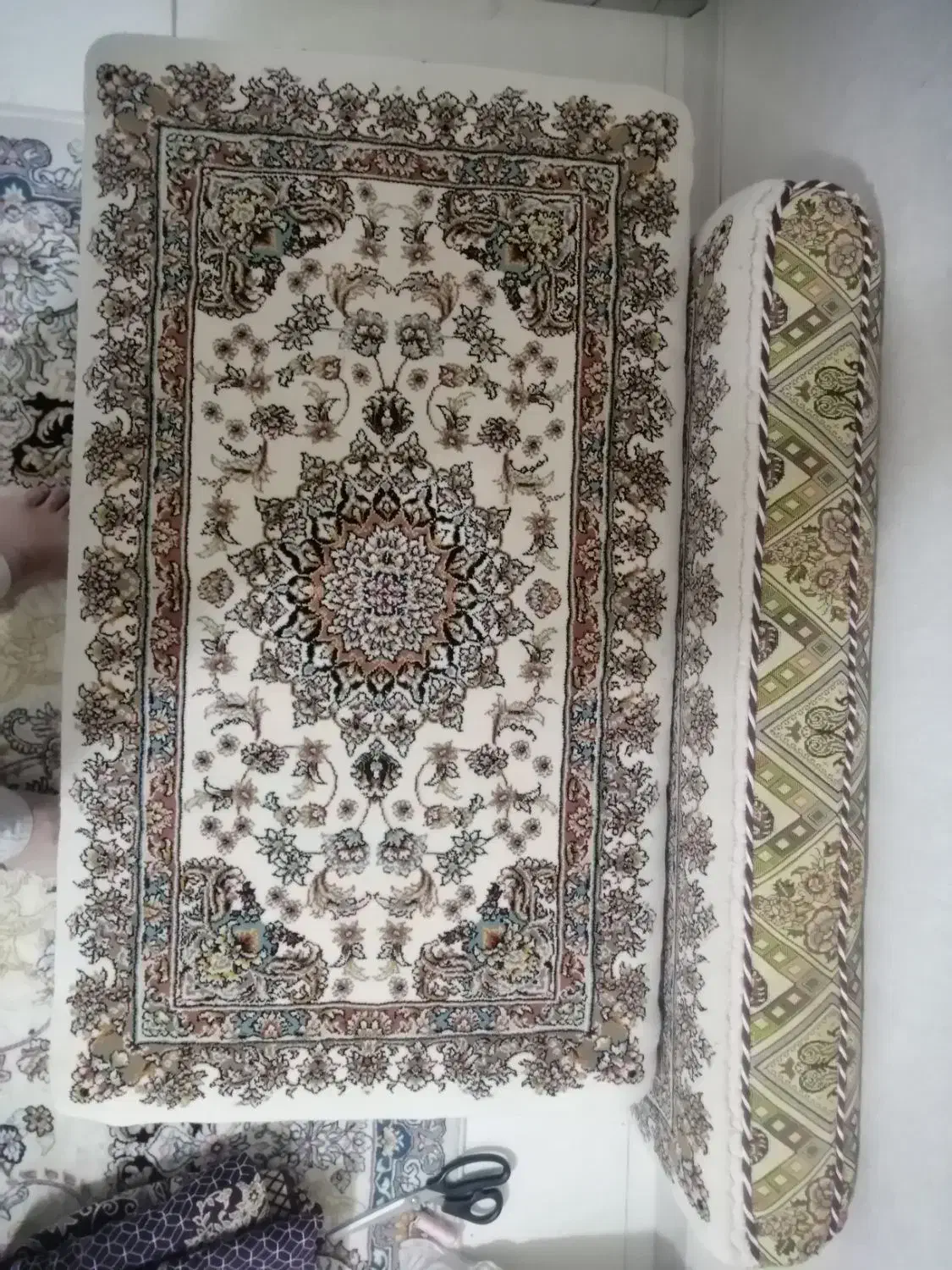 12 عدد پشتی|پشتی|سنندج, |دیوار