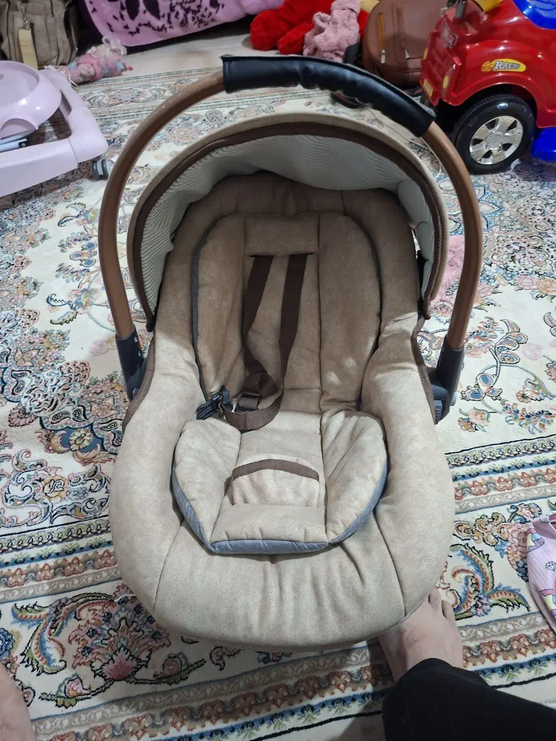 کریر|کالسکه و لوازم جانبی|شاهین‌شهر, مسکن مهر|دیوار