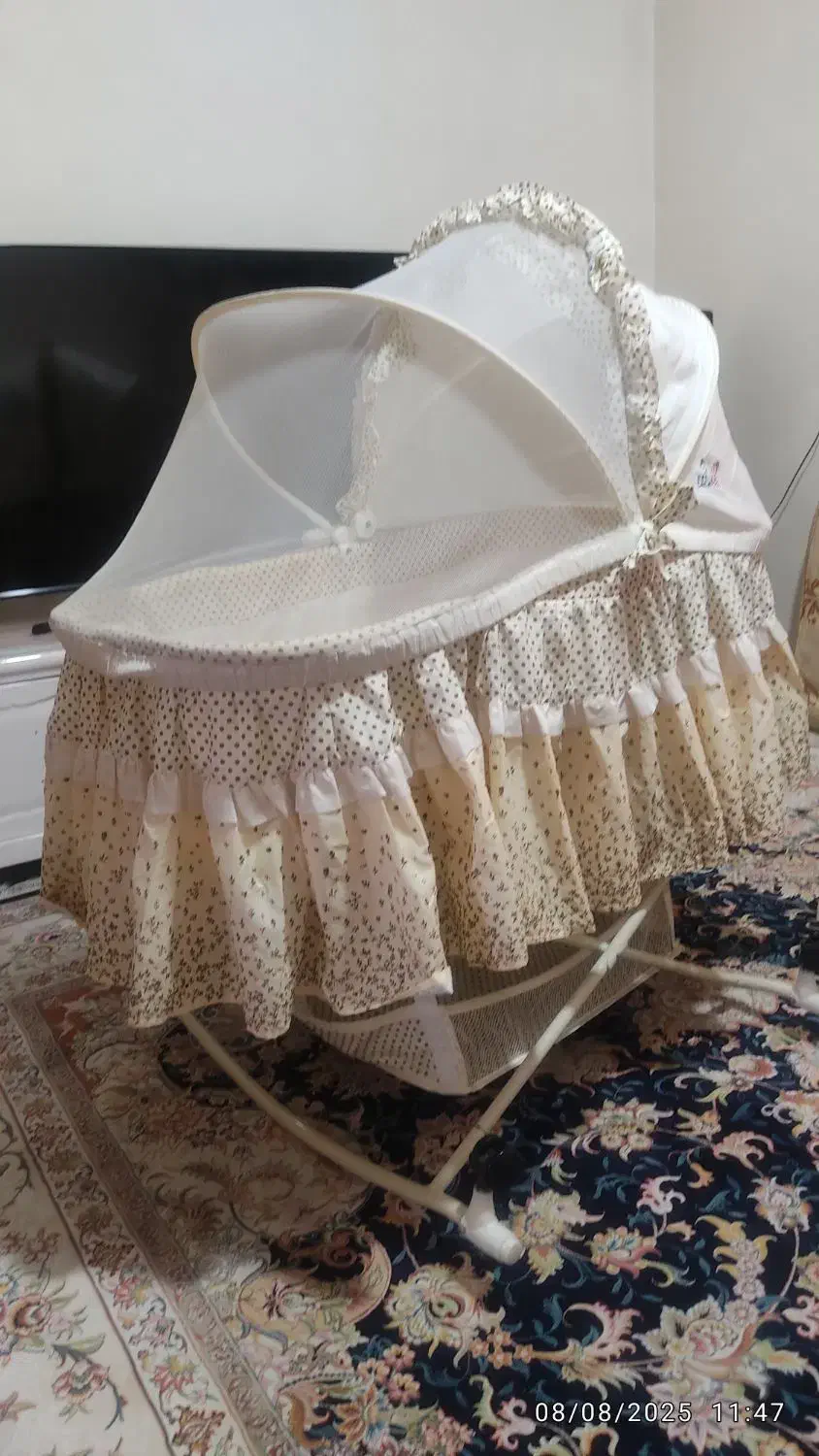 گهواره ثابت و ننو شو چرخ دار|اسباب و اثاث بچه|تهران, مقدم|دیوار