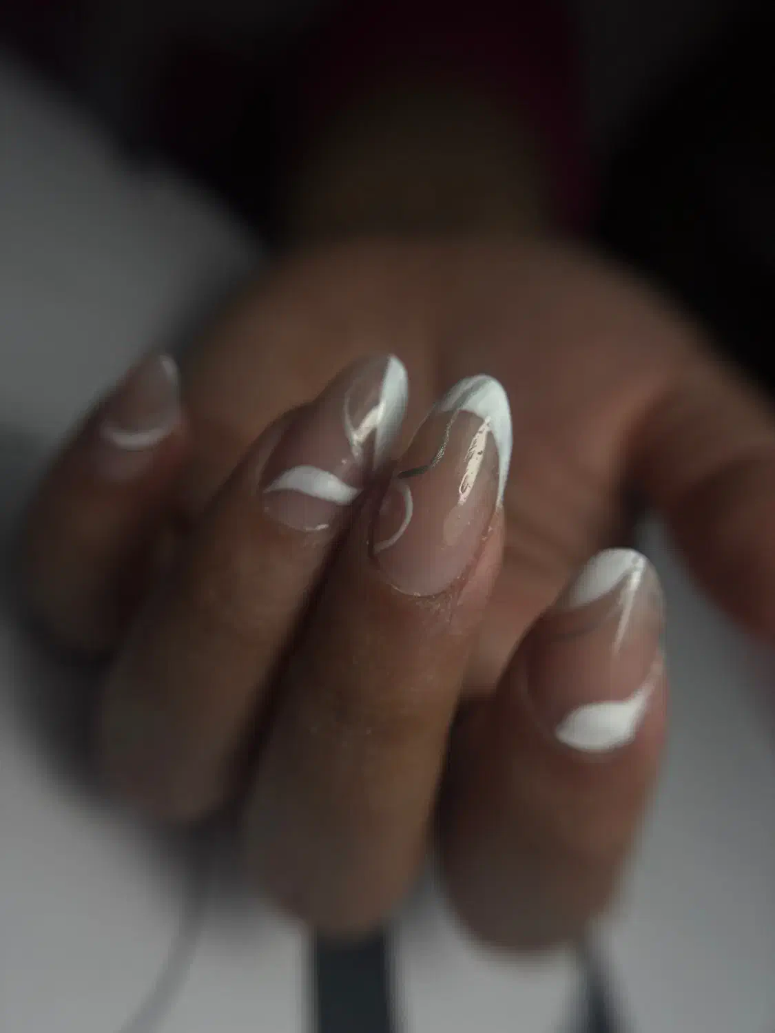 مدل کاشت و ترمیم ناخن|خدمات آرایشگری و زیبایی|رشت, معلم|دیوار