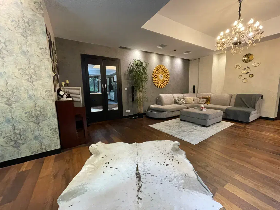 ۲۰۵متر۲پارکینگ/۲بالکن/استخر فعال/لابی من/تبدیل