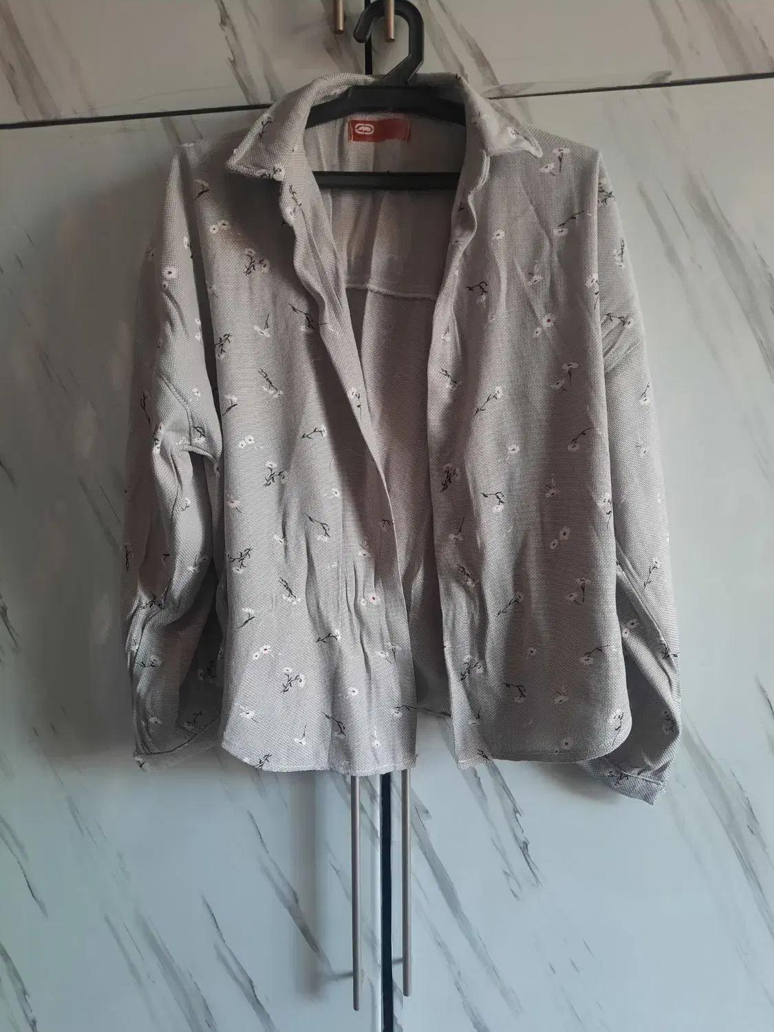 تعدادی شومیز|لباس|اردبیل, |دیوار