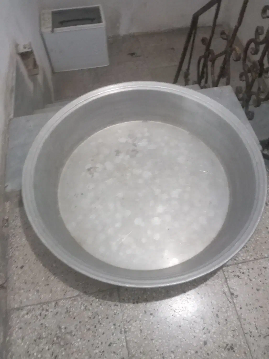 روحی تشت|ظروف پختوپز|پاکدشت, خاتون آباد|دیوار