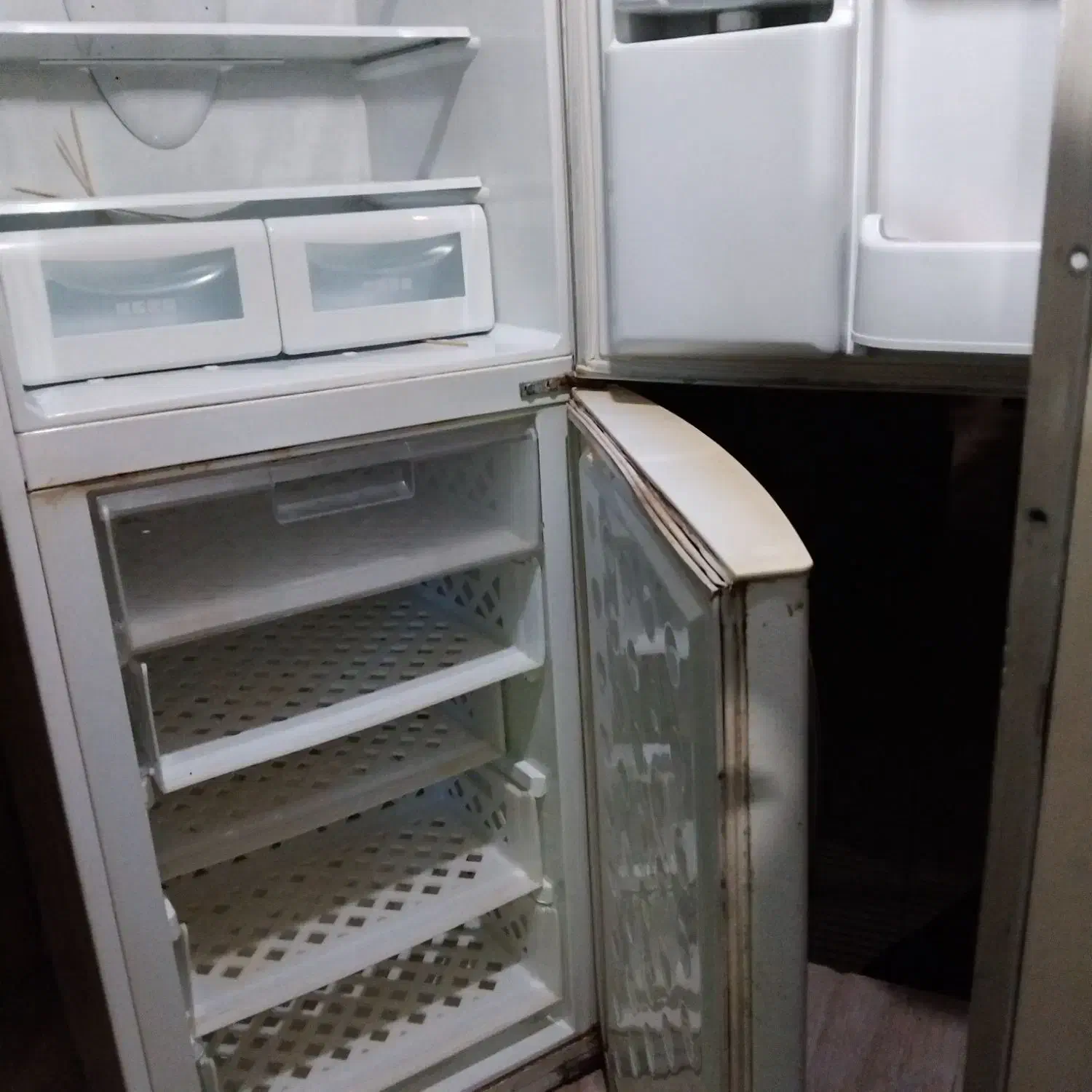 یخچال فریزر دودرب بالا یخچال پایین فریزر|یخچال و فریزر|گرگان, |دیوار