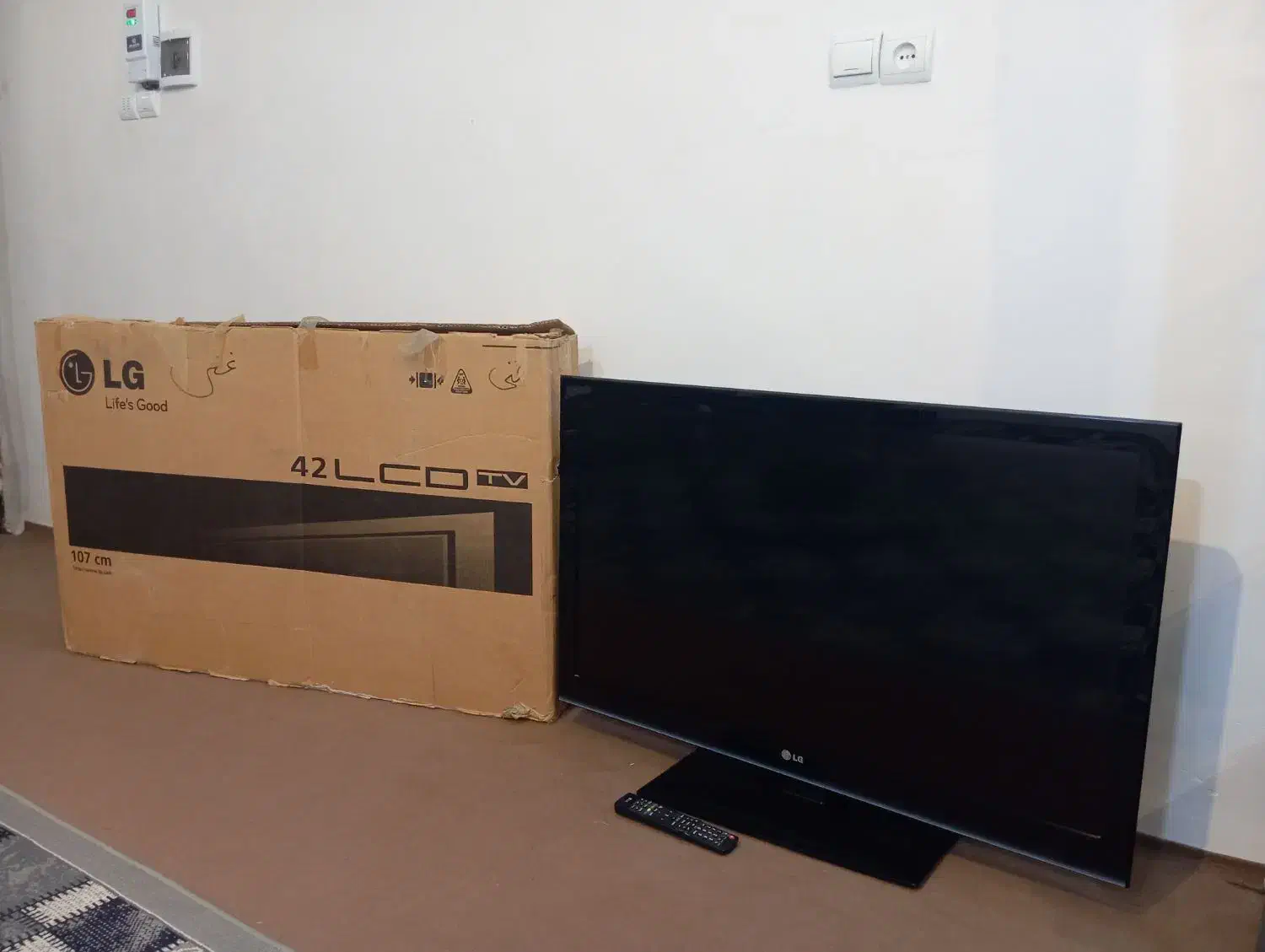 LCD LG42|تلویزیون و پروژکتور|مشهد, کوشک مهدی|دیوار