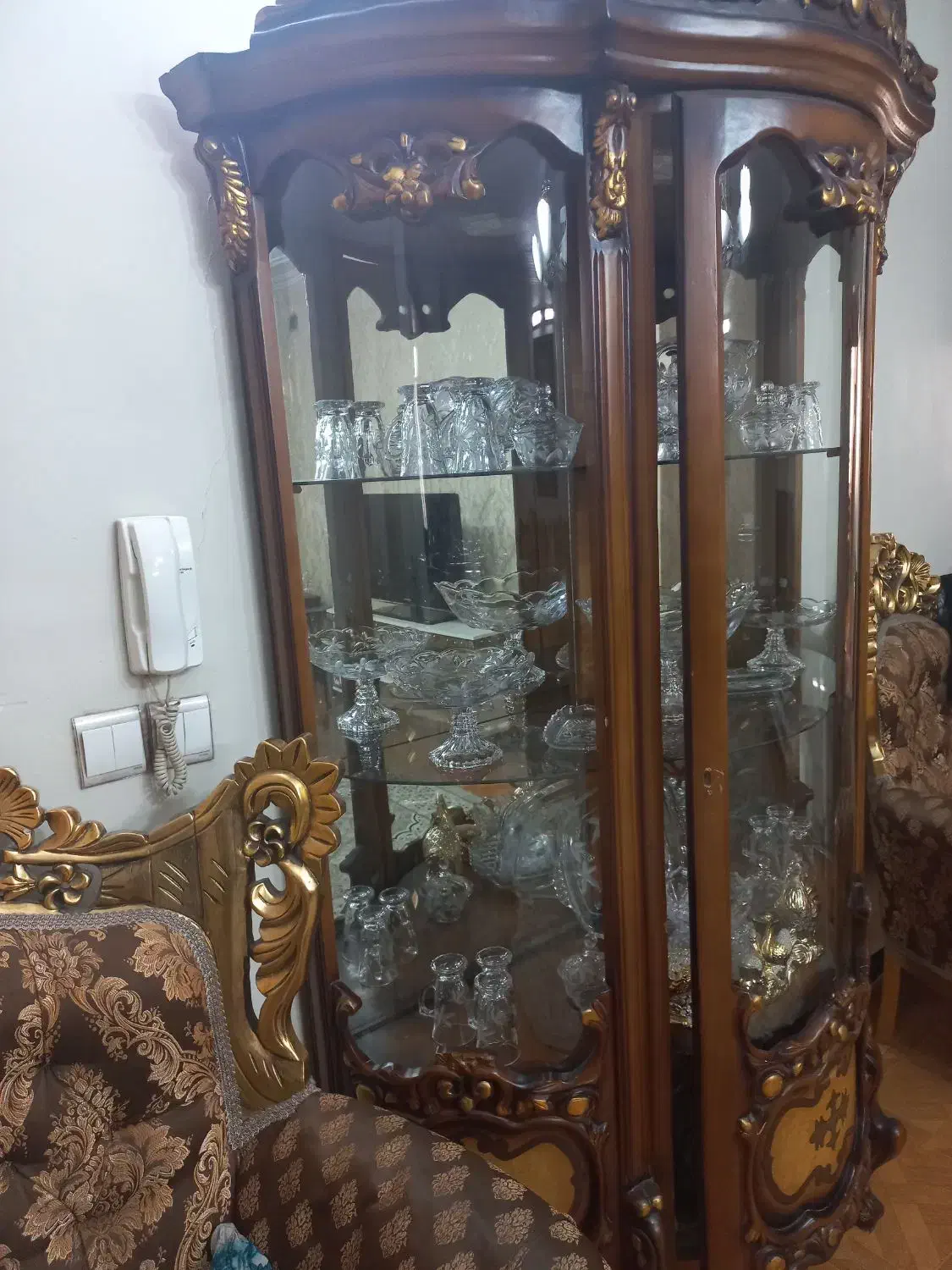 ویترین در حد نو چوب راش|بوفه، ویترین، کنسول|قرچک, باقرآباد|دیوار