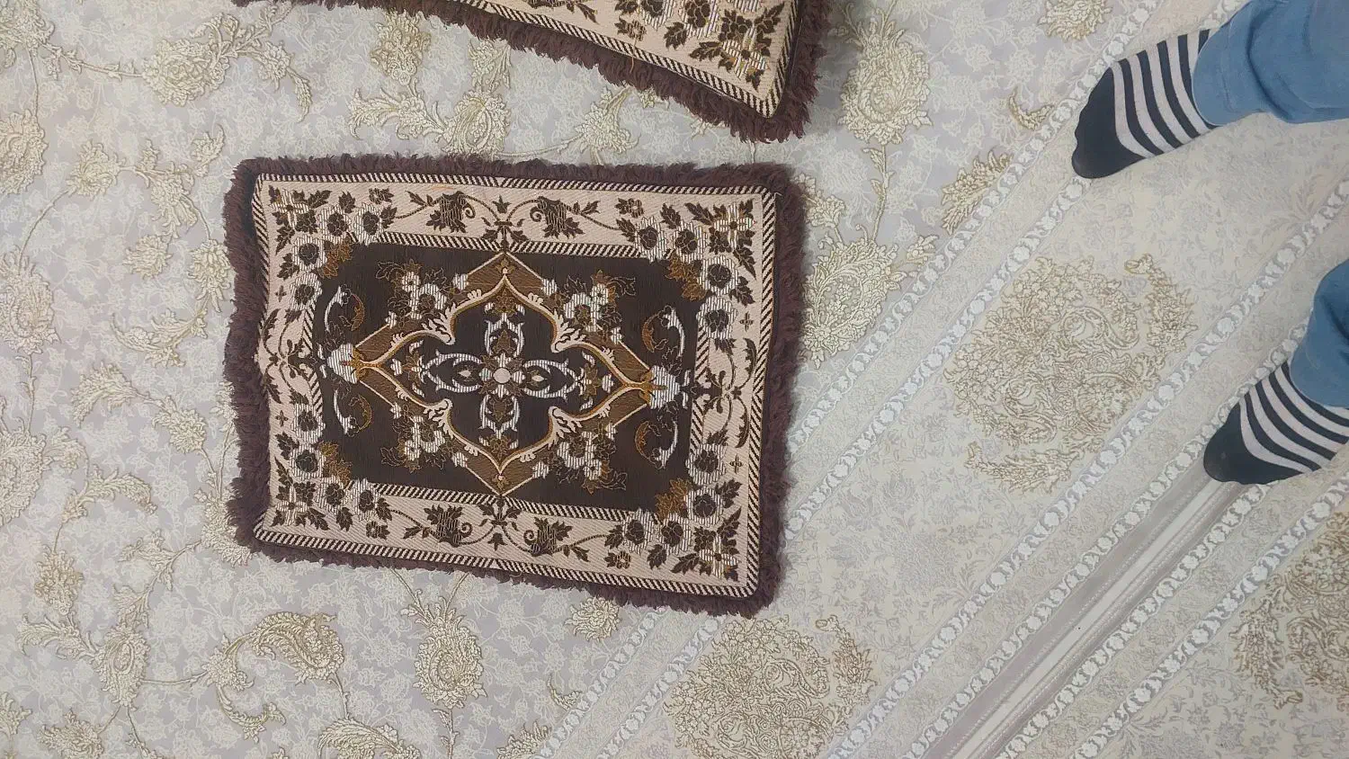 رو بالشتی|رختخواب، بالش، پتو|جوانرود, |دیوار