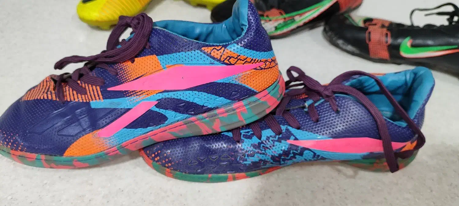 یک جفت کفش ورزشی سالن سایز 40|کیف، کفش، کمربند|یاسوج, |دیوار