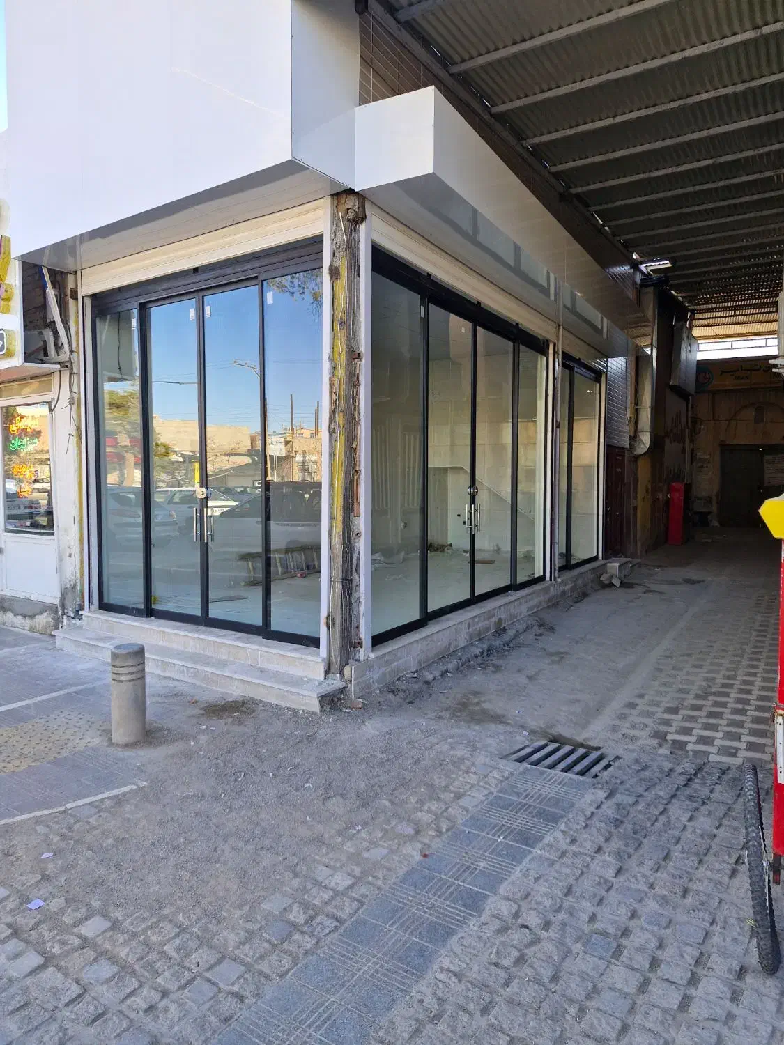 شیشه، سکوریت، درب برقی،پنجره|خدمات پیشه و مهارت|بیرجند, |دیوار