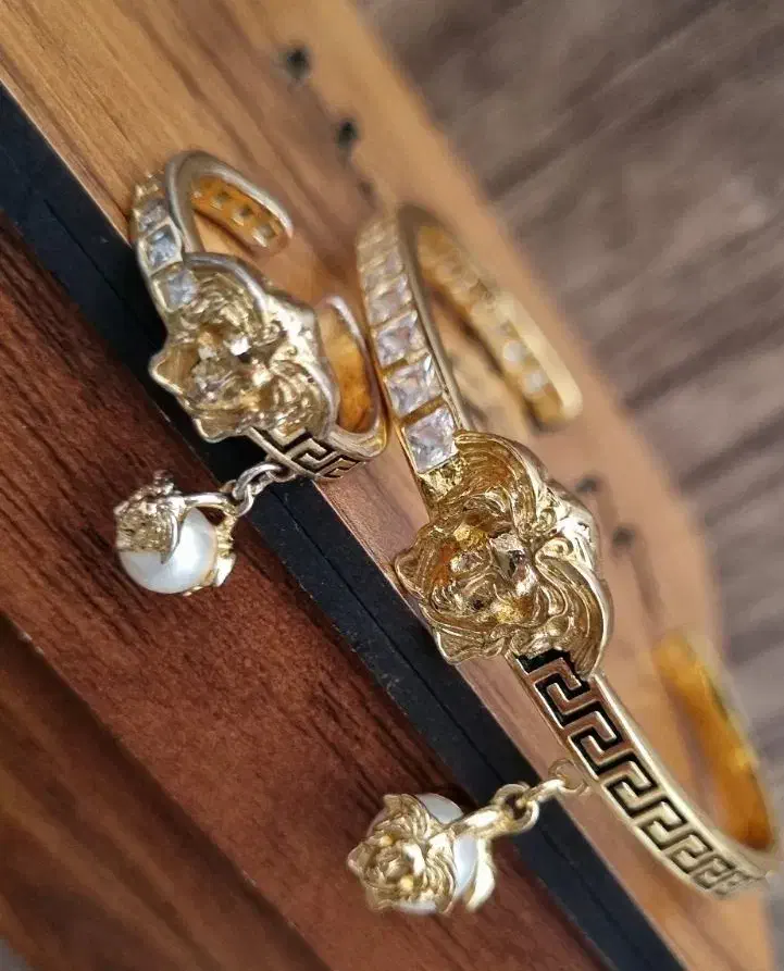 دستبند و انگشتر ورساچ|بدلیجات|خرمآباد, |دیوار