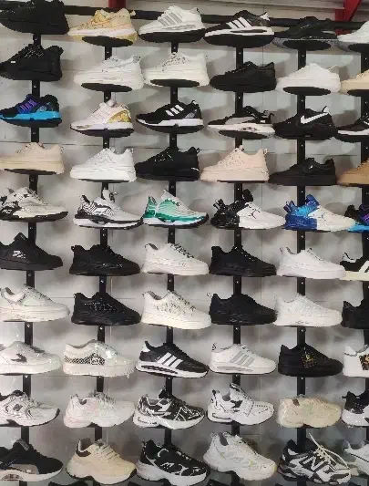 کتانی اسپرت ایرانی|کیف، کفش، کمربند|نیشابور, فردوسی جنوبی|دیوار