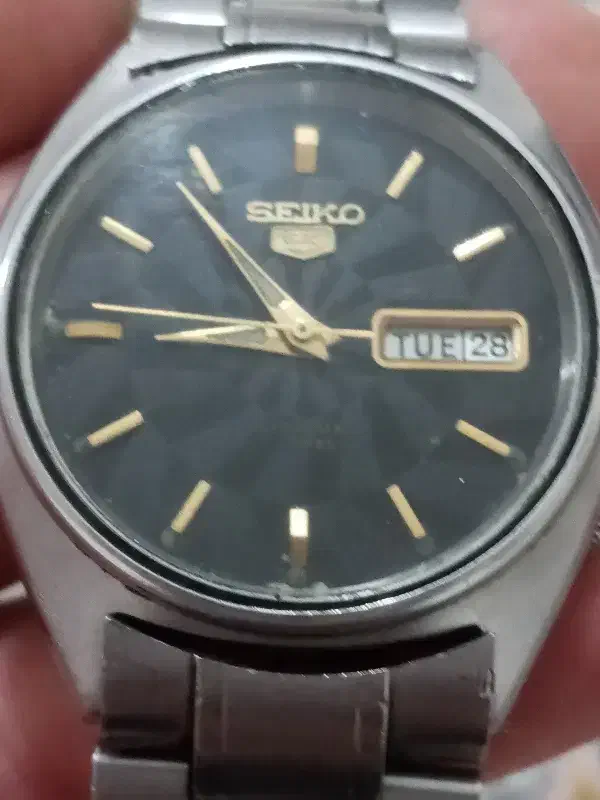 ساعت اصل|ساعت|رباط‌کریم, مسکن مهر آبشناسان|دیوار