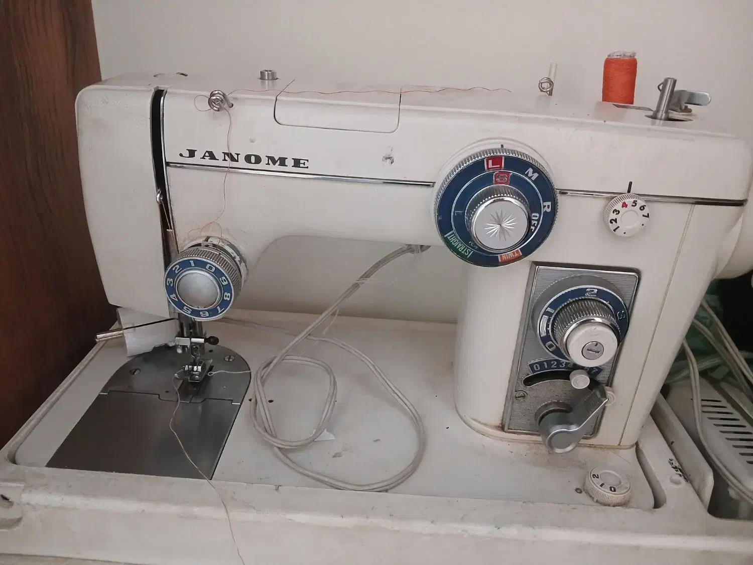 چرخ ژانومه ۸۰۱اصلی|چرخ خیاطی و ریسندگی|همدان, |دیوار