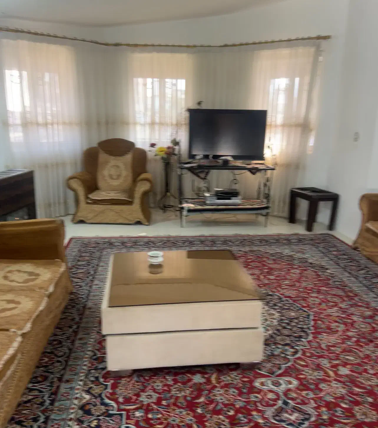 ویلا استخر دار|اجارهٔ کوتاه‌مدت ویلا و باغ|چالوس, |دیوار