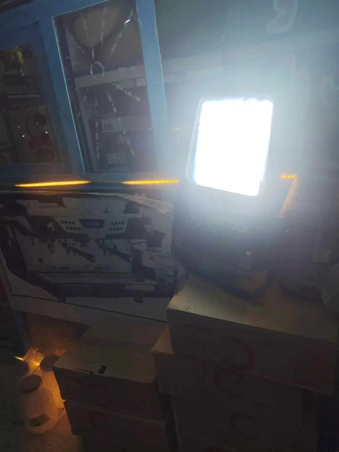 چراغ|لامپ و چراغ|باغ ملک, |دیوار