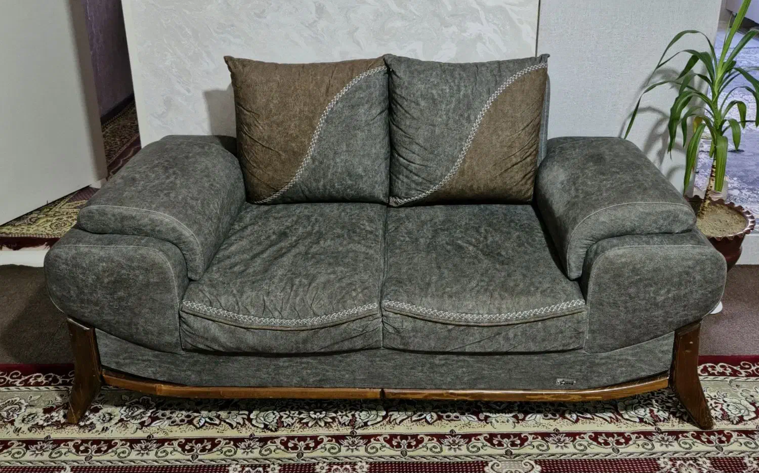 مبل راحتی 7 نفره به همراه میز عسلی|مبلمان خانگی و میز عسلی|قدس, شهرقدس|دیوار