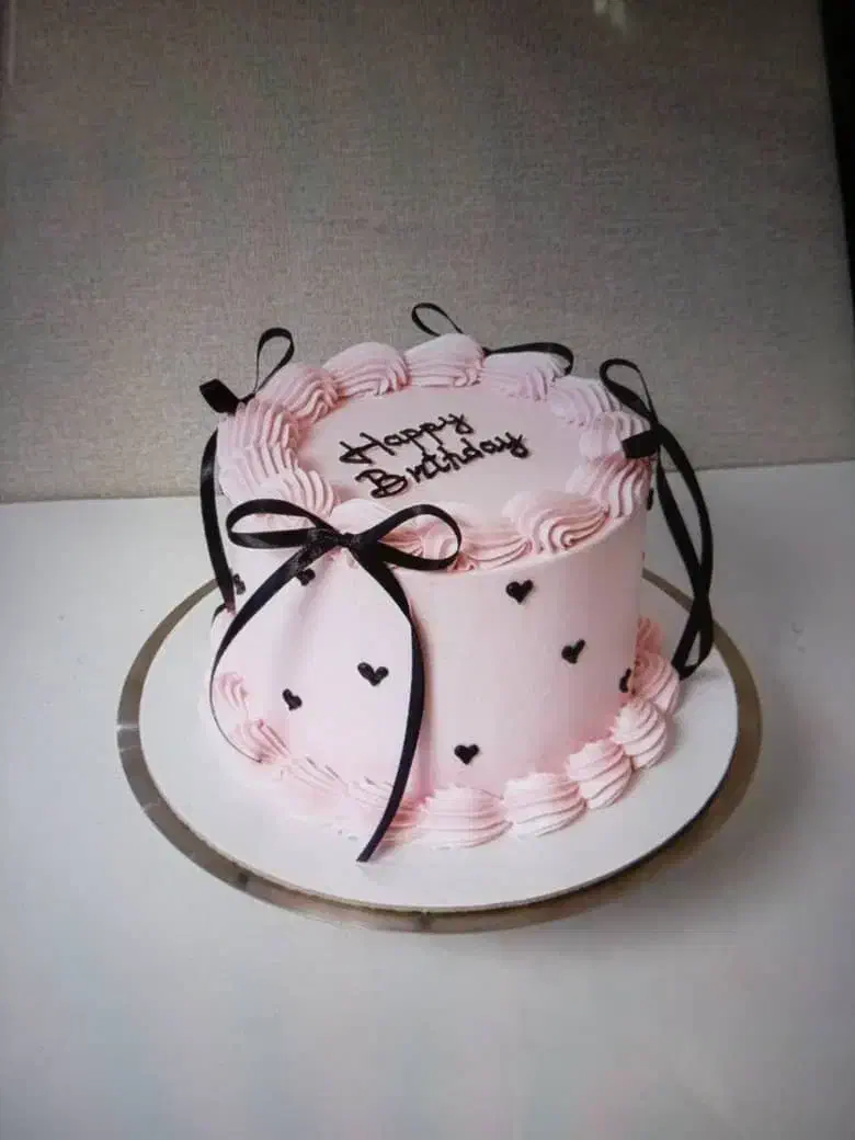 نیرو آقای جوان برای قنادی(شیرینی پزی) گویم|استخدام خدمات فروشگاه و رستوران|شیراز, گویم|دیوار