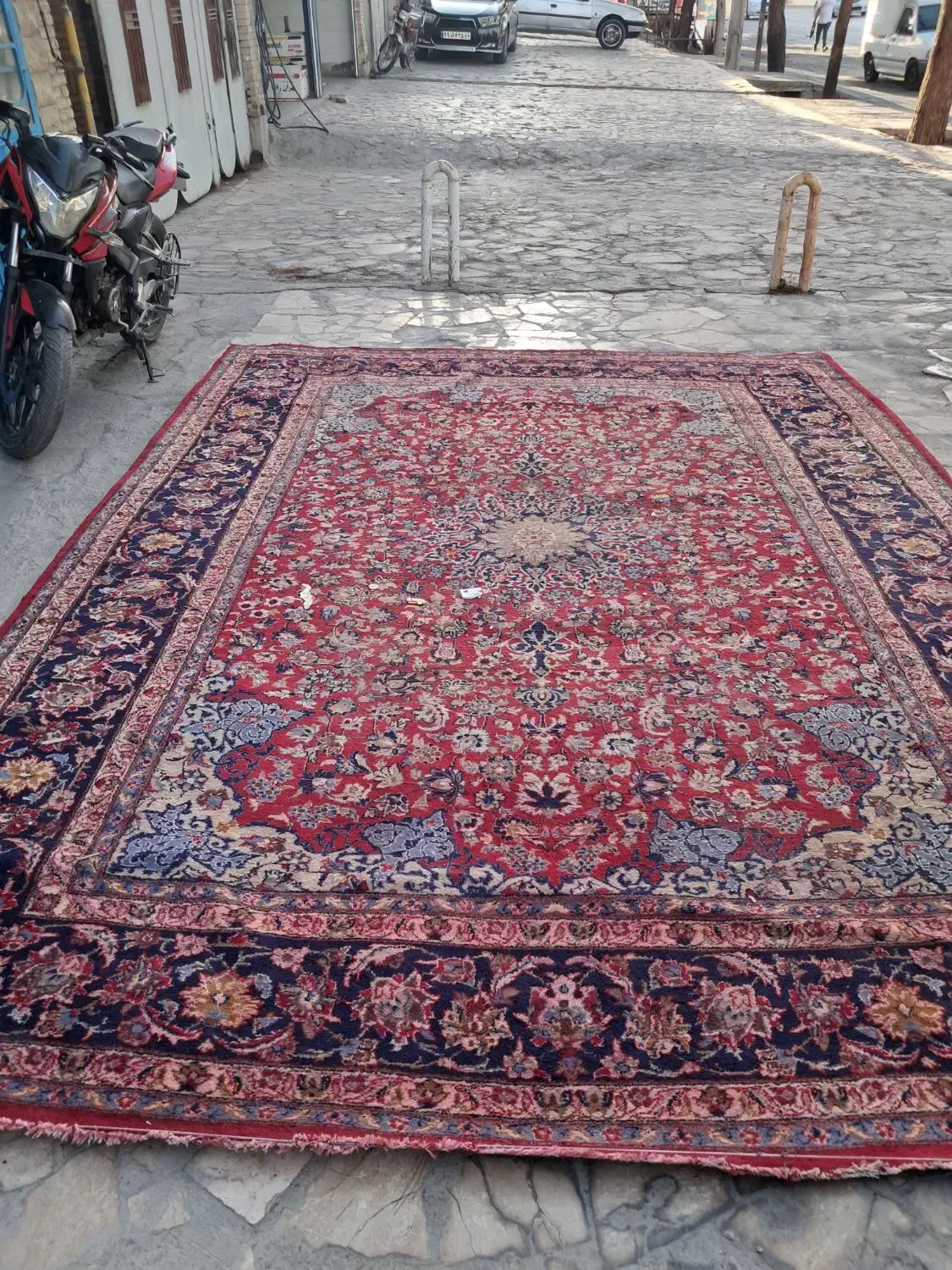 12 متری دست بافت|فرش|آباده, |دیوار