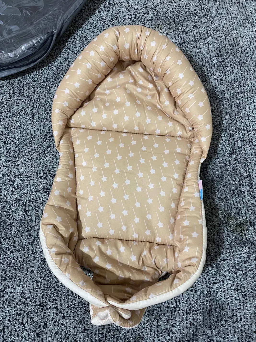 آغوشی نوزاد برند رزبزن|اسباب و اثاث بچه|همدان, |دیوار