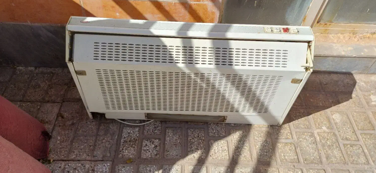 هود بیمکث|هود|فردوس (خراسان), |دیوار