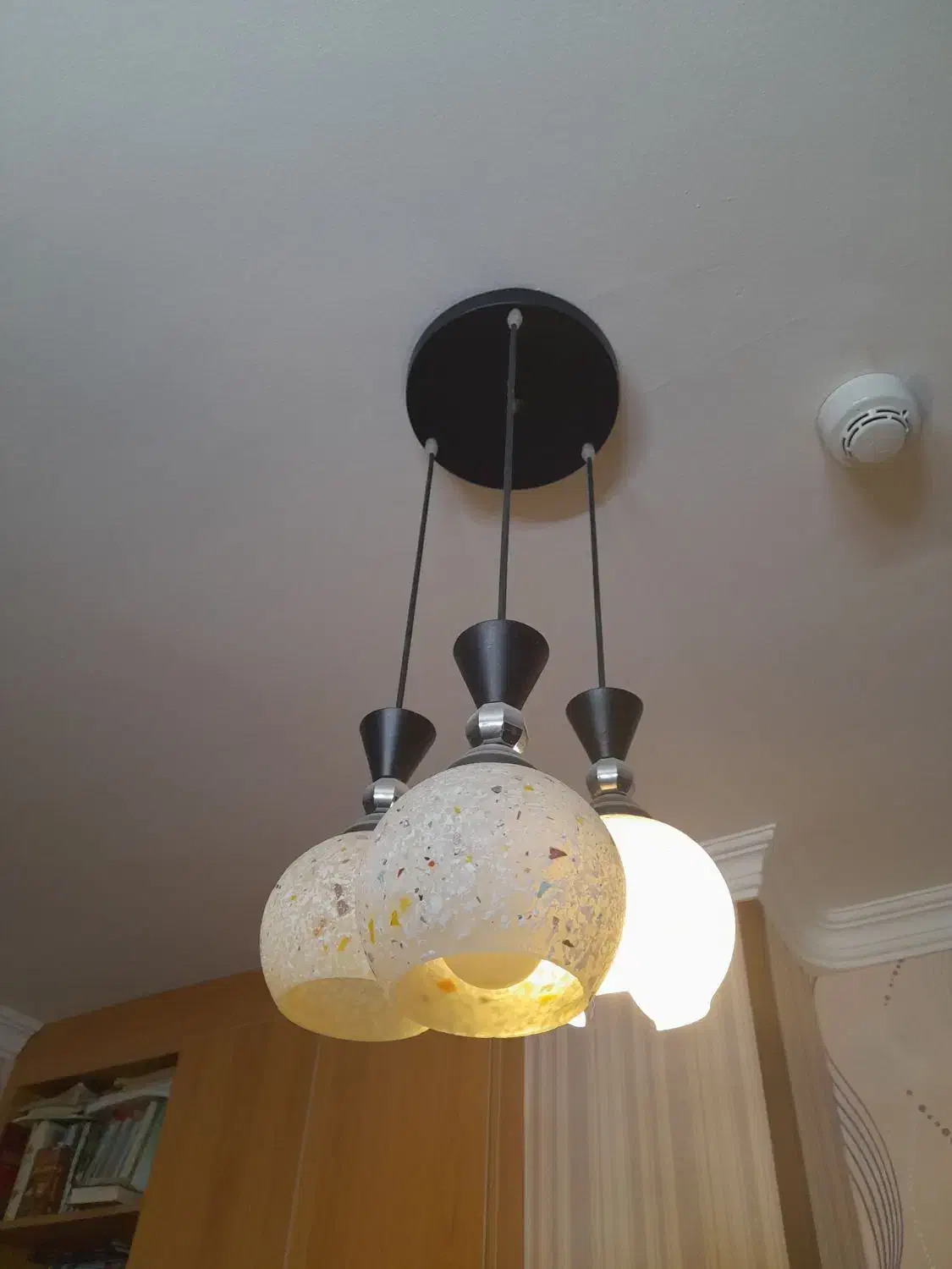 لوستر آویز حبابی گرد|لوستر و چراغ آویز|اصفهان, سروستان|دیوار