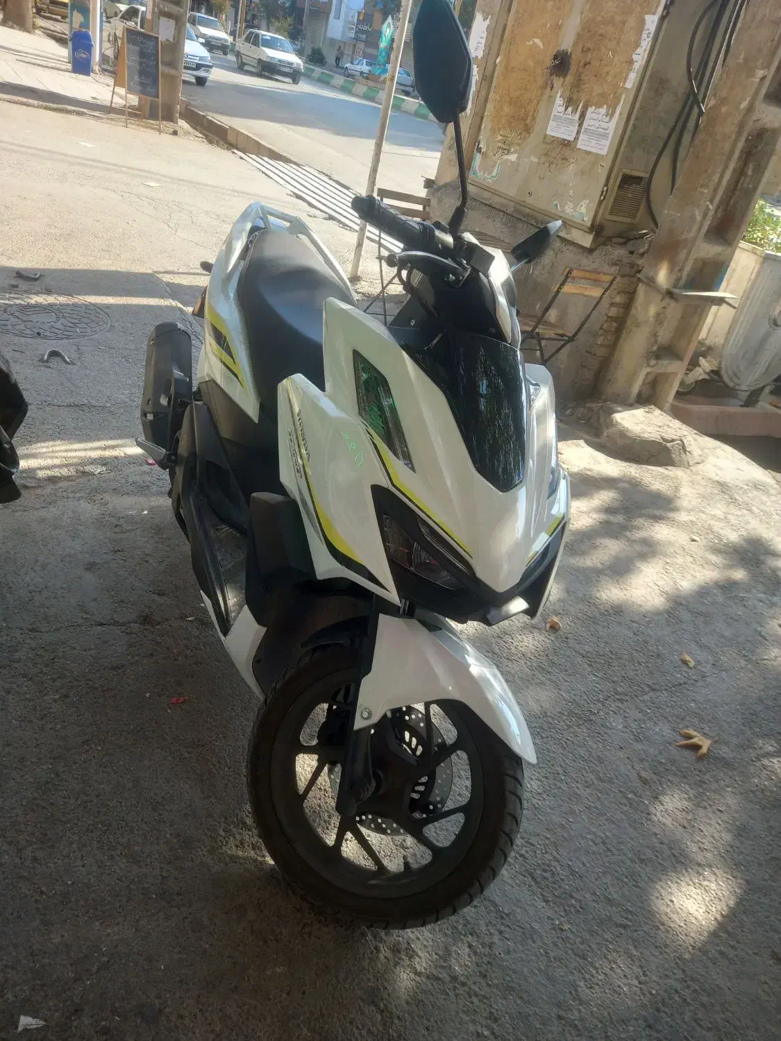 کلیک 180مدل 1403|موتورسیکلت|خرمآباد, |دیوار