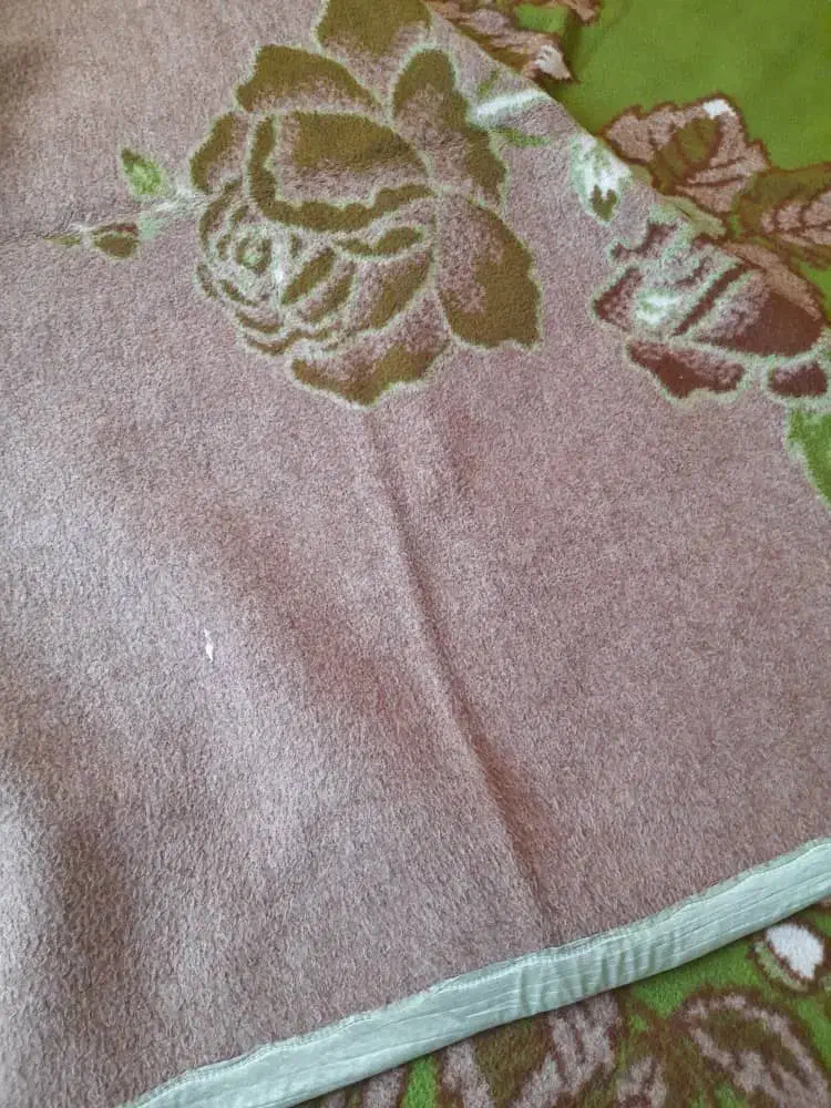 پتو قدیمی پشمی|رختخواب، بالش، پتو|تبریز, |دیوار