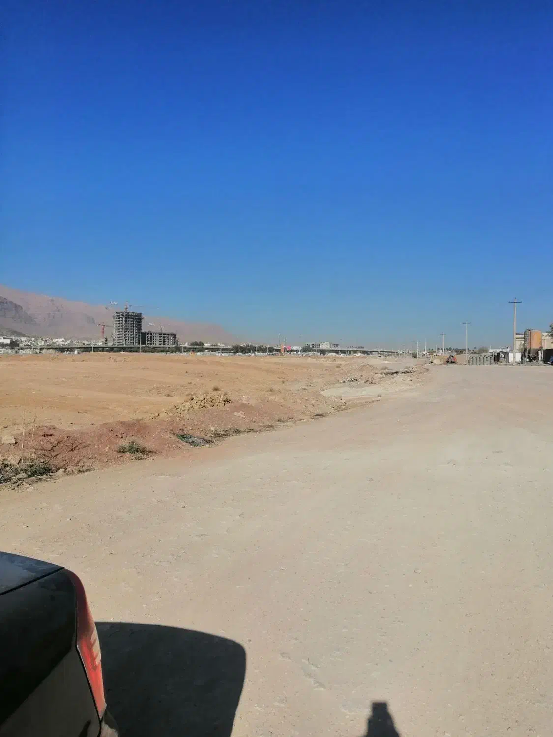 اجاره زمین محصور با سهمیه آب و برق|اجارهٔ دفتر صنعتی، کشاورزی، تجاری|شیراز, انجیره|دیوار